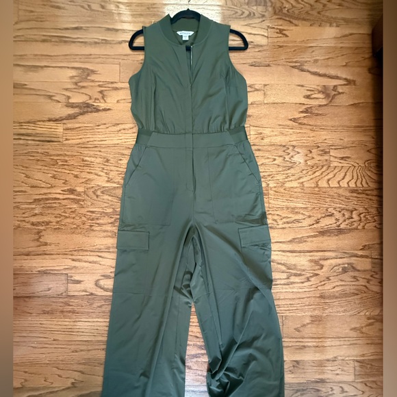 Athleta Olive Green Sleeveless Brooklyn Jumpsuit - size 8 - Picture 1 of 6